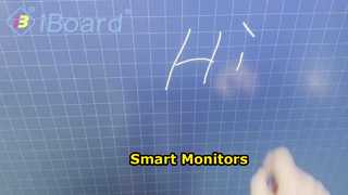 Lavagna con diversi tipi di penna per la scrittura