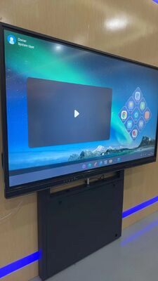 Supporto interattivo a lavagna con altezza regolabile con capacità di carico di 100 kg e ruote a freno a 360° per televisori da 55 a 86 pollici