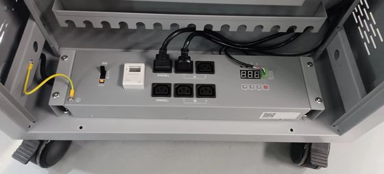 CE Carica corrente alternata Carica corrente continua e USB Tipo A Tipo C Cassaforte di archiviazione iPad Cesto di ricarica mobile Armadio di ricarica con ruote