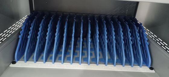 CE Carica corrente alternata Carica corrente continua e USB Tipo A Tipo C Cassaforte di archiviazione iPad Cesto di ricarica mobile Armadio di ricarica con ruote