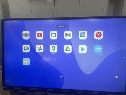 86 pollici Google EDLA Certified Interactive Smart Panel. Android 13 con sistema di godimento integrato. Slot OPS. Fotocamera opzionale e supporto mobile.