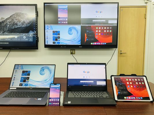 Aggiornamento del sistema fatto semplice schermo interattivo a pannello piatto con infrarossi touch e aggiornamento remoto su rete Internet