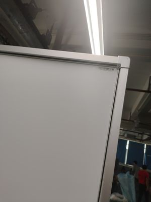 Lavagna interattiva con superficie in ceramica o plastica lucida a contatto IR diretto dalla fabbrica, con 20 punti di contatto, pannello touch intelligente con 22 tasti di scelta rapida per lato per una navigazione facile e veloce, per l'istruzione scolastica.
