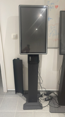 Ingrosso con scansione dell'ordine 23.8 Inch 27inch 32inch Display di segnaletica digitale in piedi su pavimento Pubblicità Kiosco in piedi su pavimento Tocco capacitivo con sistema Android o Windows