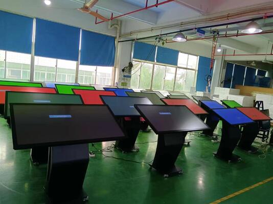 Chiosco touch screen 4K 55 Inch Menu Board Android Windows Per la scuola Banca Ospedale Store