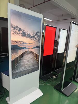 Monitoraggio e analisi delle campagne pubblicitarie digitali Monitor pubblicitario digitale con vero monitoraggio in tempo reale e tipo di installazione di supporto a parete o pavimento